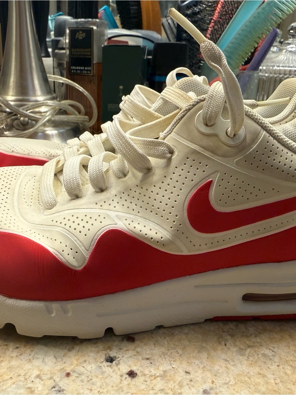 Nike White Low-Top Sneakers with Black Swoosh